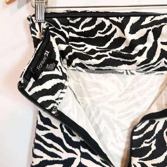 VINTAGE Y2K F21 Zebra Strapless Mini Dress Sz. S - Picture 5 of 5